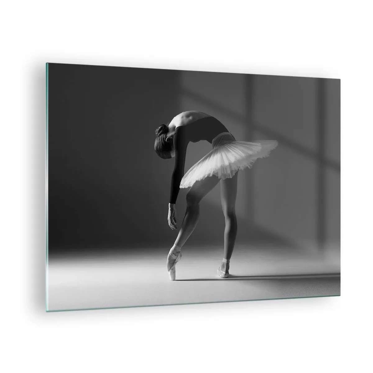 Billede på glas - Sort og hvid silhuet af en ballerina i en yndefuld positur - 70x50cm - Bella balerina - Moderne vægdekoration til stue og soveværelse ARTTOR