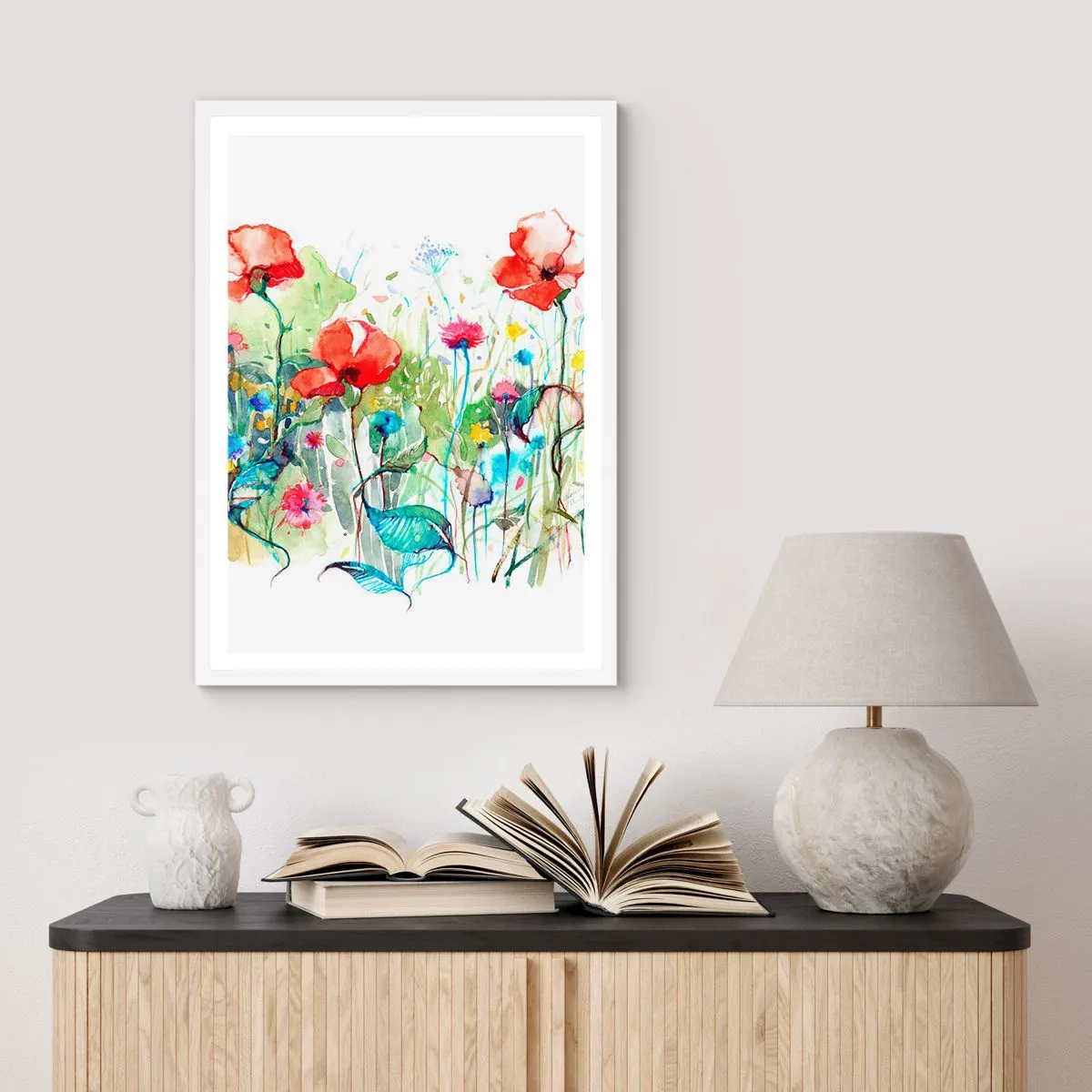 Plakat i hvid ramme - En blomstrende eng i maj - 70x100 cm