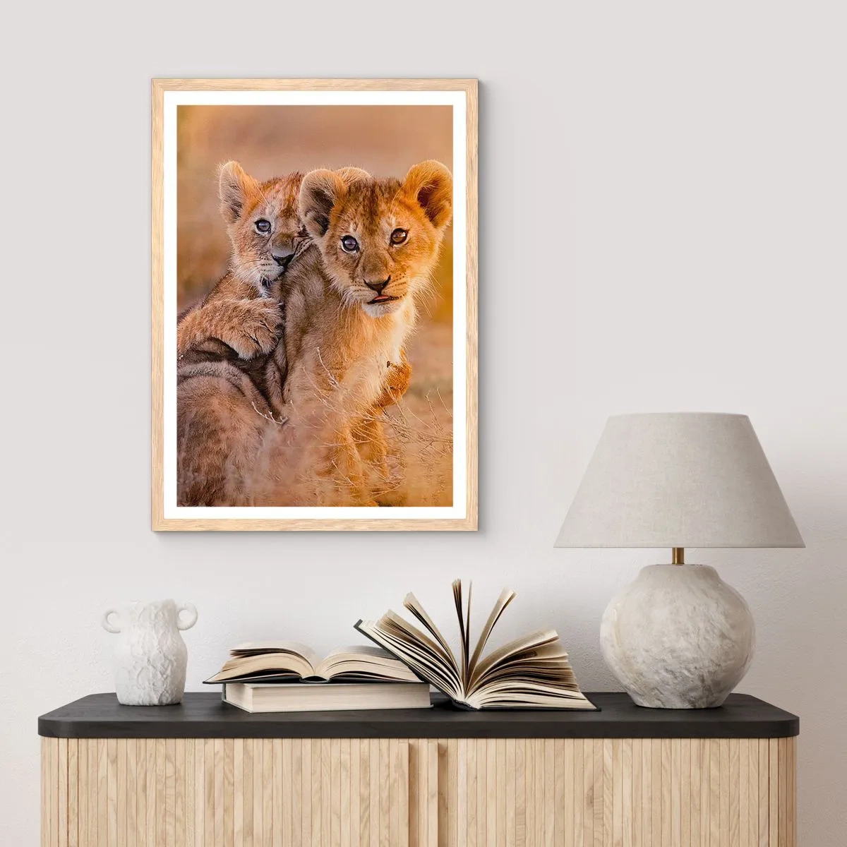 Plakat i ramme af lyst egetræ - Forstyr ikke! Vi har det sjovt - 70x100 cm