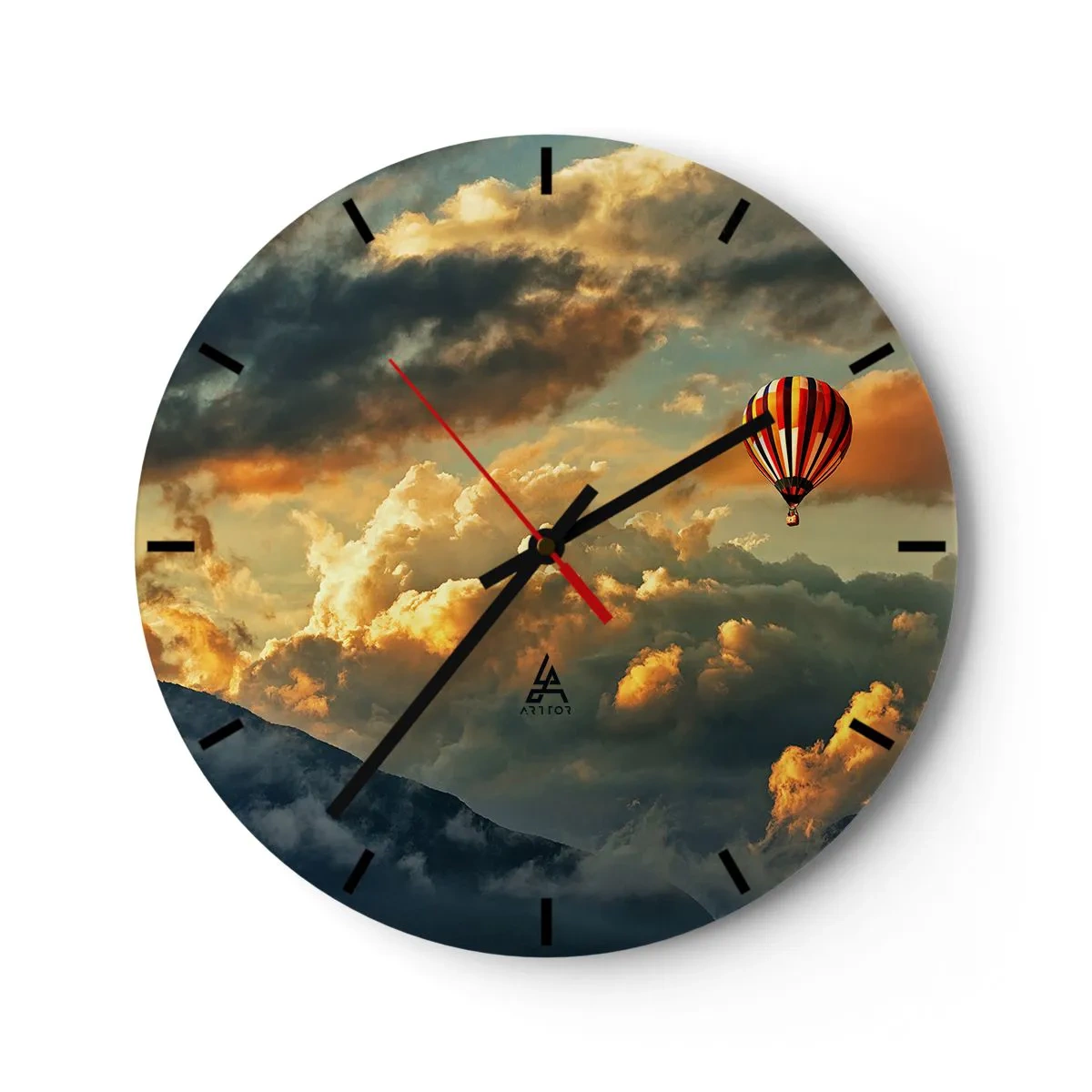 Vægur, Uret - En ballon, der svæver blandt skyerne ved solnedgang - 30x30cm - Jeg går, fordi jeg vil - Moderne vægdekoration til stue, køkken og soveværelse ARTTOR