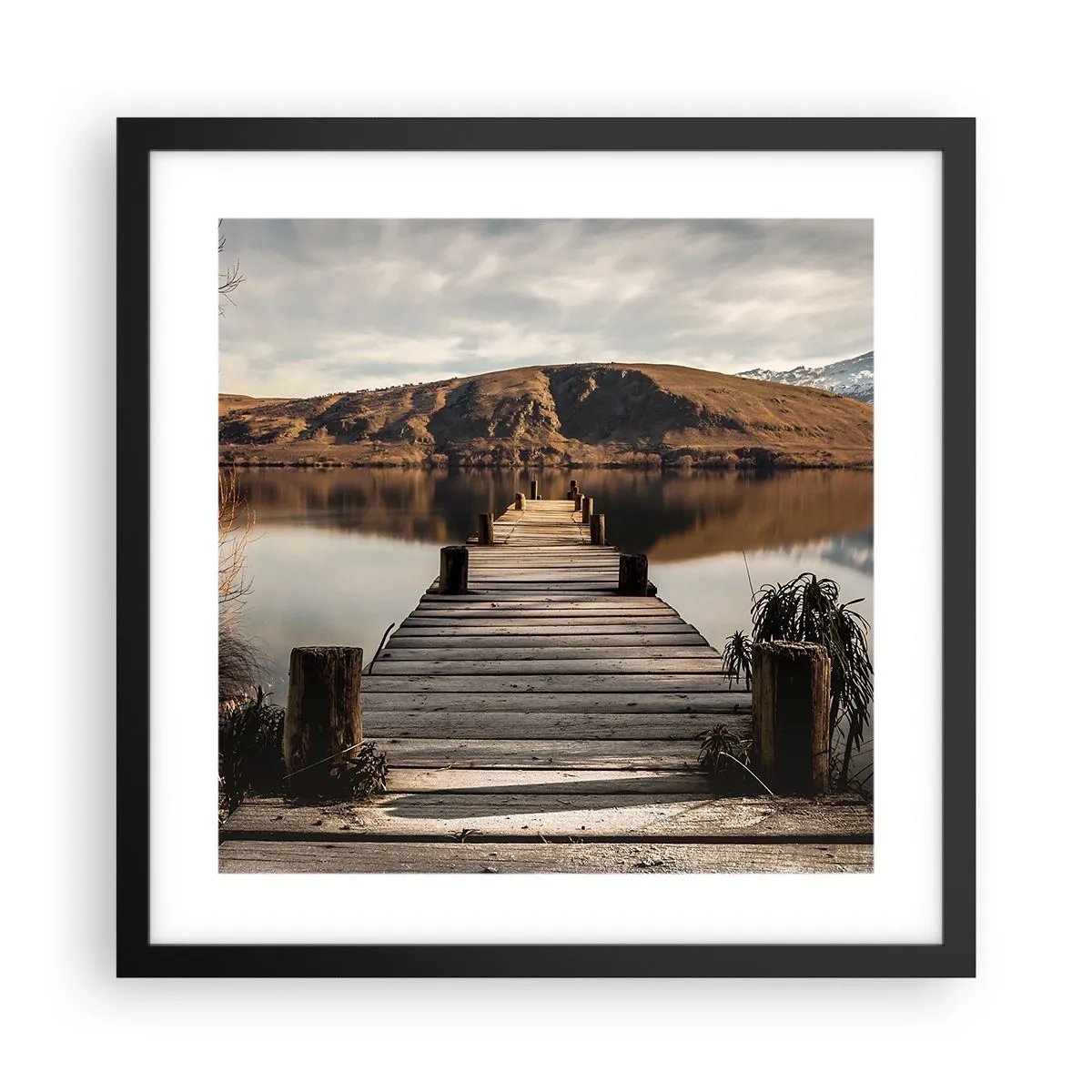 Plakat i sort ramme - Et landskab i stilhed - 40x40 cm