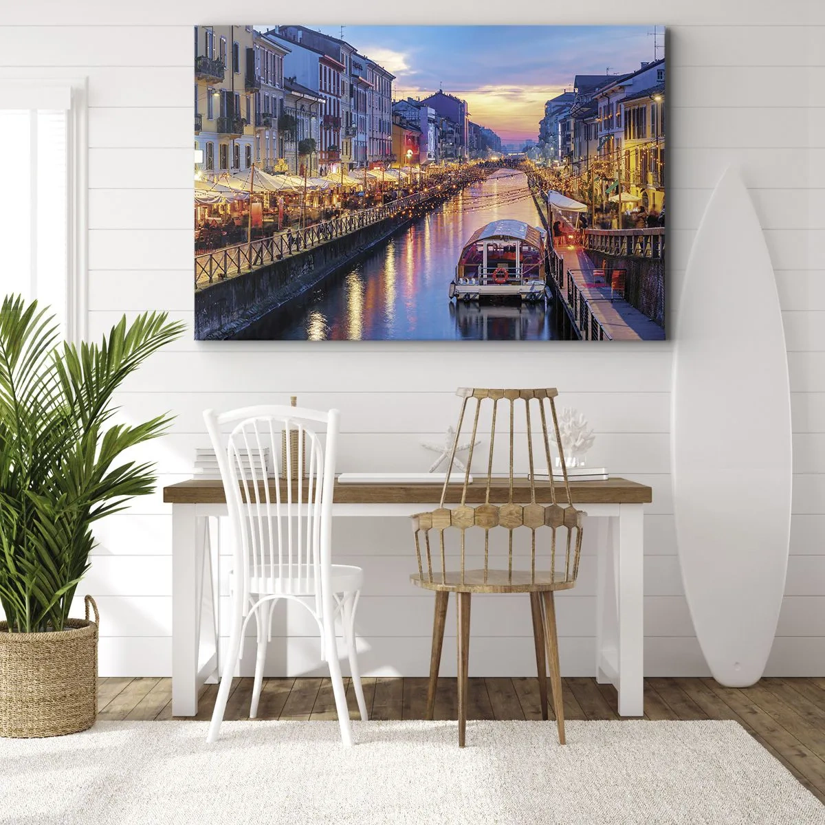 Lærredstryk - Billede på lærred - En kanal med belysning omgivet af farverige bygninger - 70x50cm - En aften med lys og sjov - Moderne vægdekoration til stue og soveværelse ARTTOR