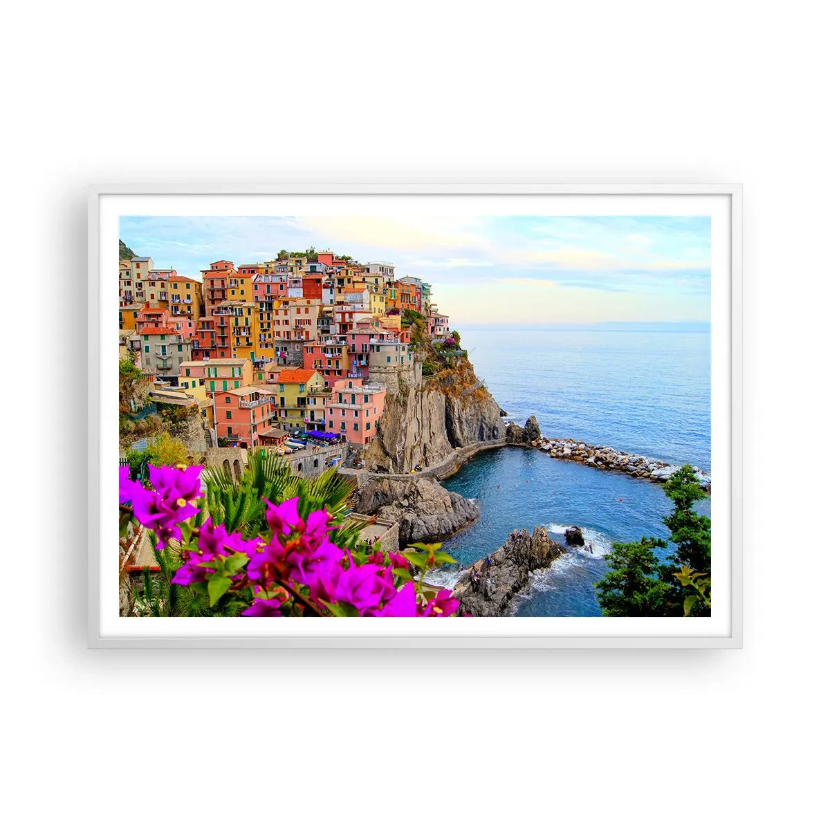 Plakat i hvid ramme - En grinende by - 100x70 cm