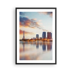 Plakat i sort ramme - Panorama over Paris med Eiffeltårnet i skumringen - 50x70cm - Den monumentale ro i Paris - Moderne vægdekoration til stue og soveværelse ARTTOR