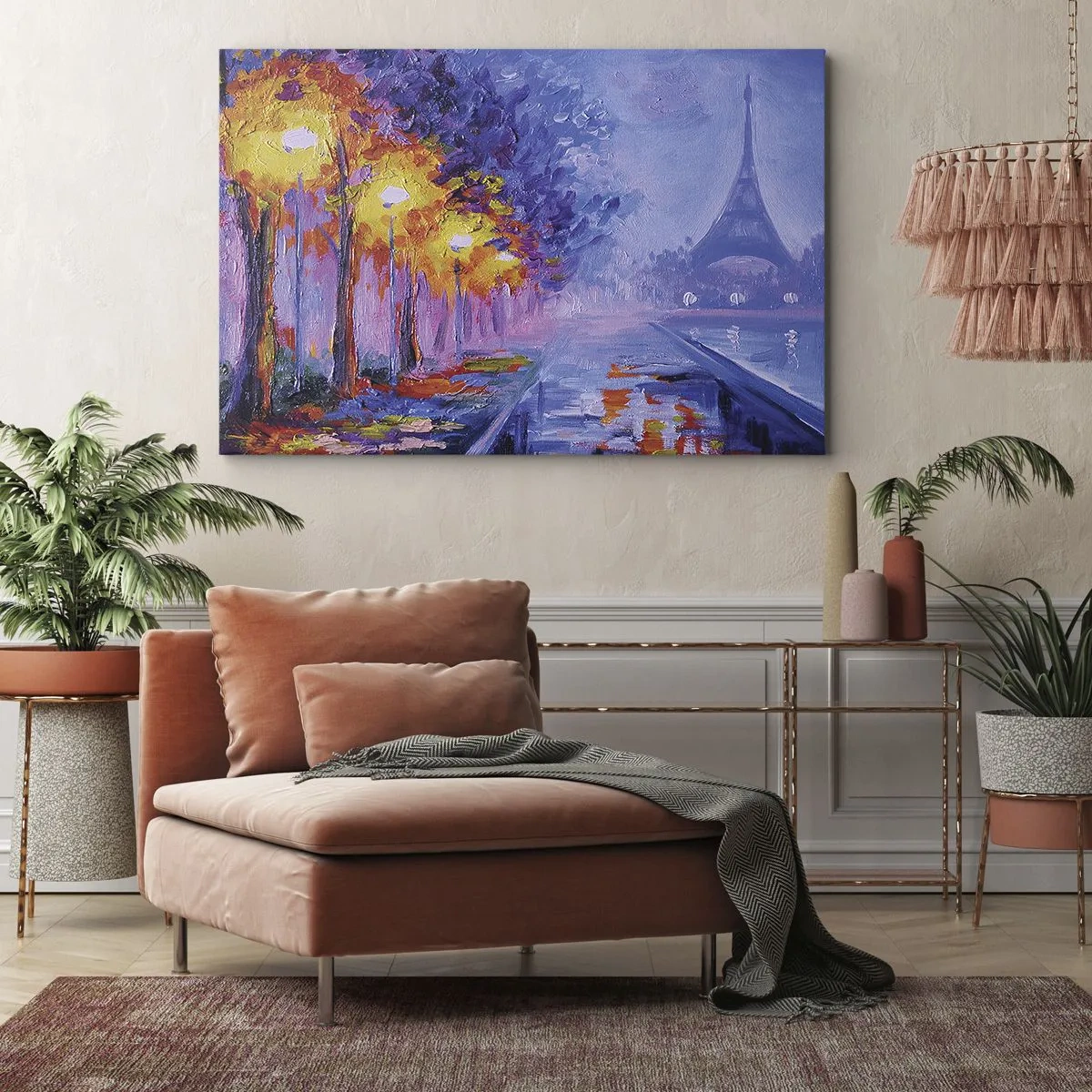 Lærredstryk - Billede på lærred - En allé med lamper i Paris med Eiffeltårnet i baggrunden - 70x50cm - En drømmevandring - Moderne vægdekoration til stue og soveværelse ARTTOR
