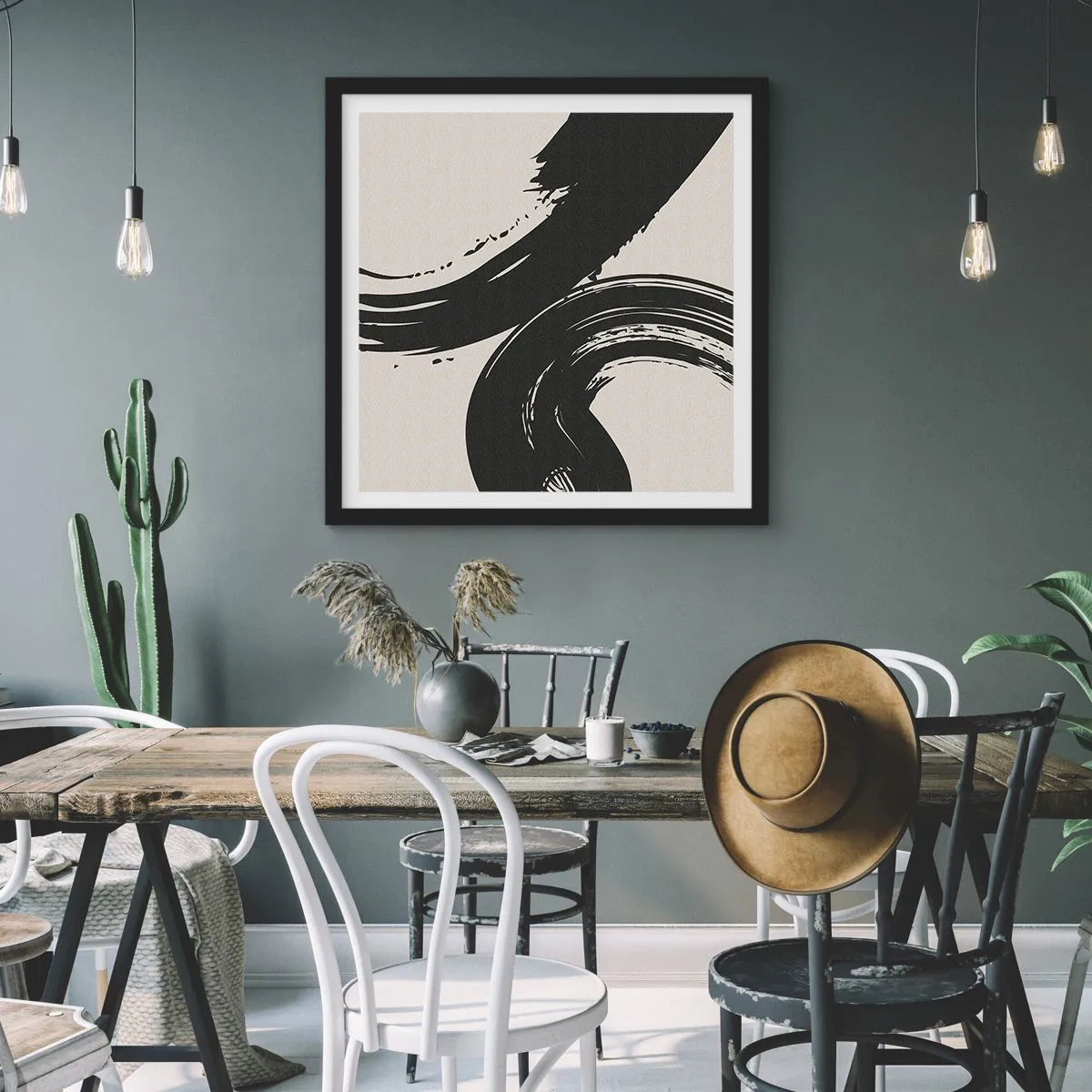 Plakat i sort ramme - Fejende og cirkulær - 30x30 cm