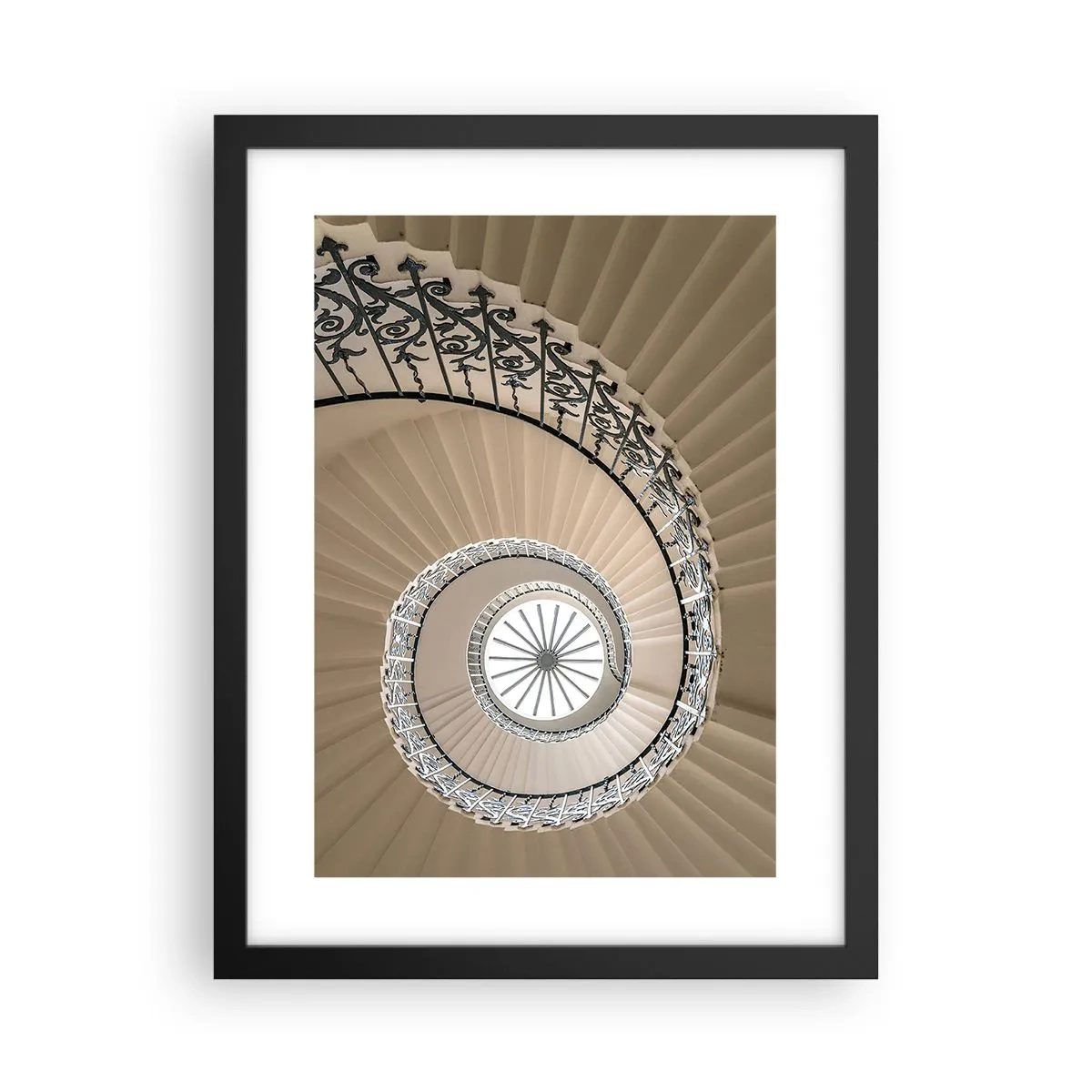 Plakat i sort ramme - I midten af en skal - 30x40 cm