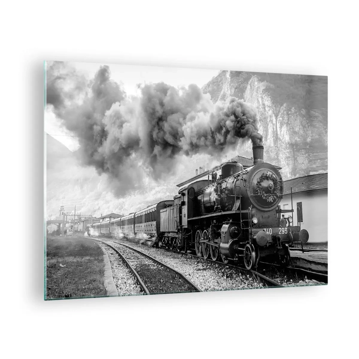 Billede på glas - Et gammelt damptog i et bjerglandskab - 70x50cm - Står på stationen... - Moderne vægdekoration til stue og soveværelse ARTTOR