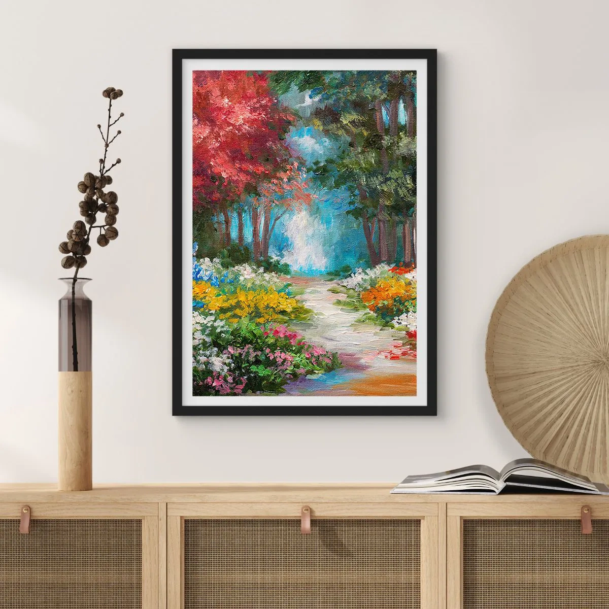 Plakat i sort ramme - En farverig skovhave fuld af blomster og træer - 50x70cm - Skovhave, blomsterskov - Moderne vægdekoration til stue og soveværelse ARTTOR