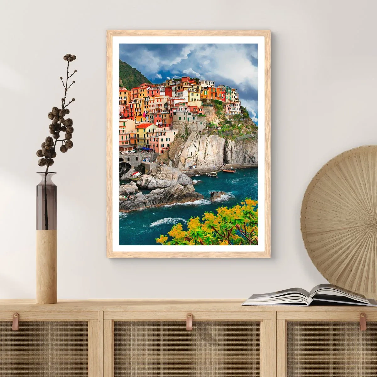 Plakat i ramme af lyst egetræ - En klynge klæber sig til klipperne - 40x50 cm