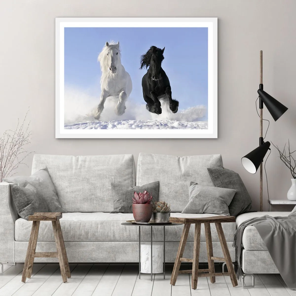 Plakat i hvid ramme - Sort og hvid galop - 70x50 cm