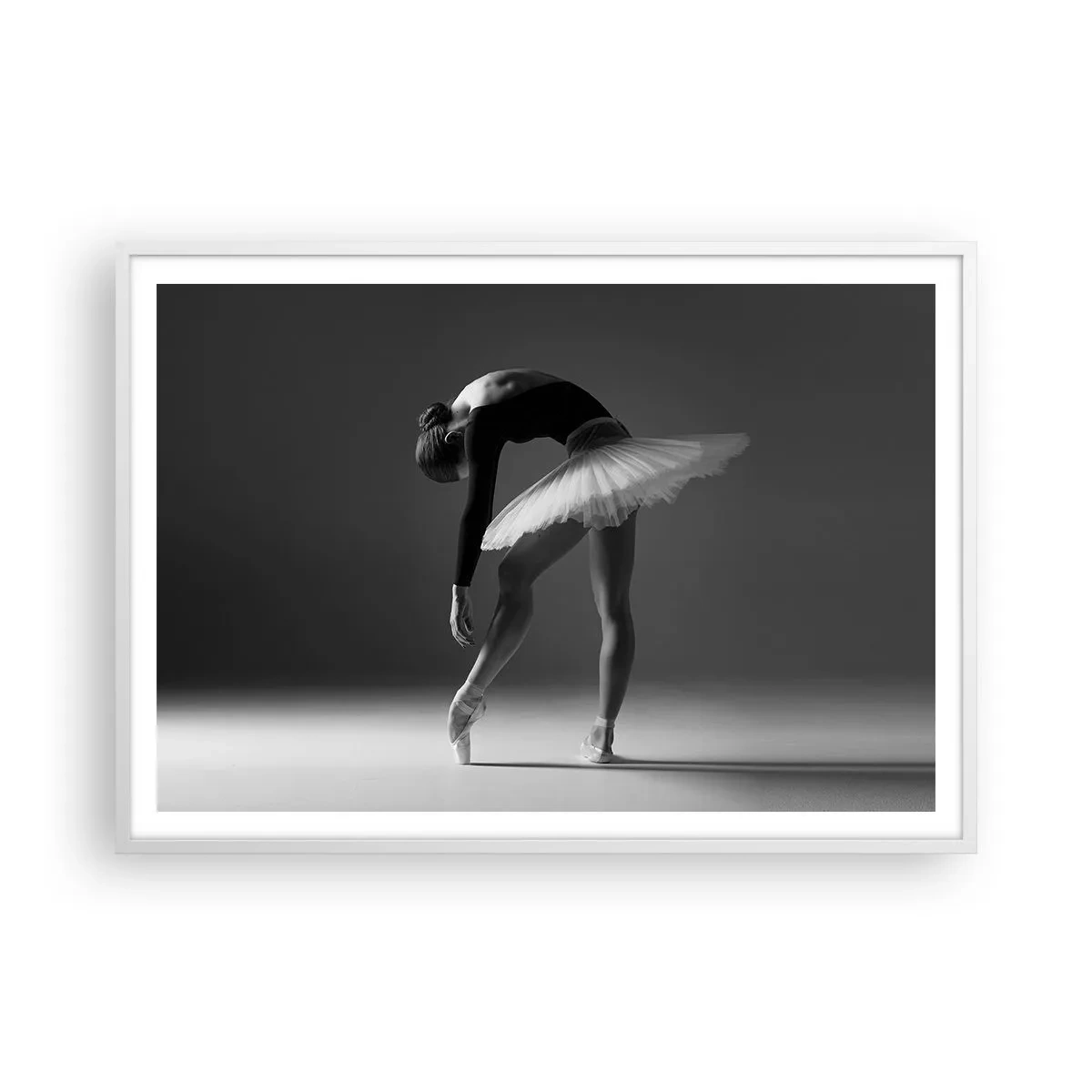 Plakat i hvid ramme - Bella balerina - 100x70 cm