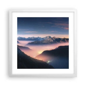 Plakat i hvid ramme - Lys i dalene - 40x40 cm