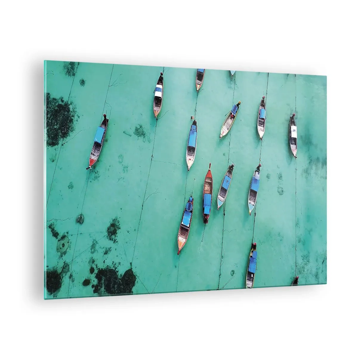 Billede på glas - Både på turkisblåt vand set ovenfra - 70x50cm - I glædelig forventning - Moderne vægdekoration til stue og soveværelse ARTTOR