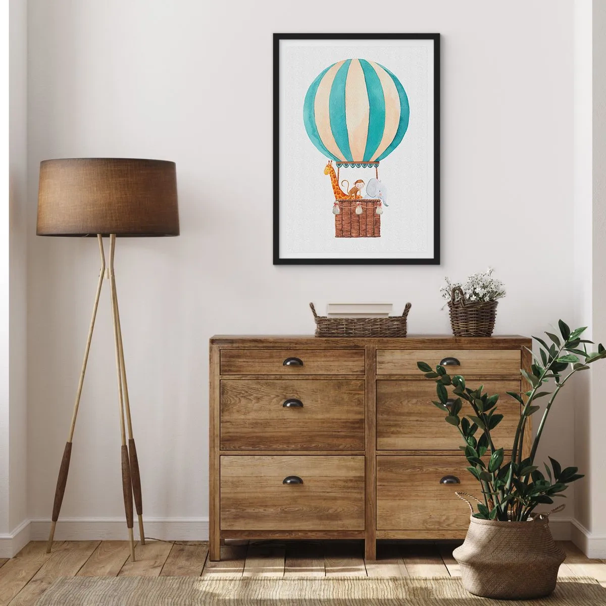 Plakat i sort ramme - Akvarel illustration af en varmluftballon med søde dyr - 50x70cm - Fantastisk tur - Moderne vægdekoration til stue og soveværelse ARTTOR