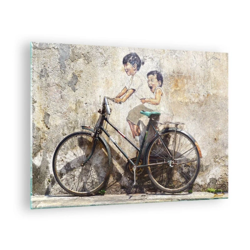 Billede på glas - Et vægmaleri med en cykel og figurer af børn mod en vægbaggrund. - 70x50cm - Sandt eller falsk? - Moderne vægdekoration til stue og soveværelse ARTTOR