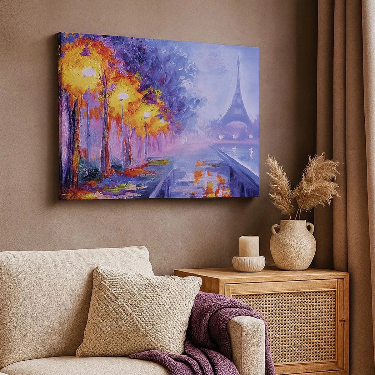Lærredstryk - Billede på lærred - En allé med lamper i Paris med Eiffeltårnet i baggrunden - 70x50cm - En drømmevandring - Moderne vægdekoration til stue og soveværelse ARTTOR