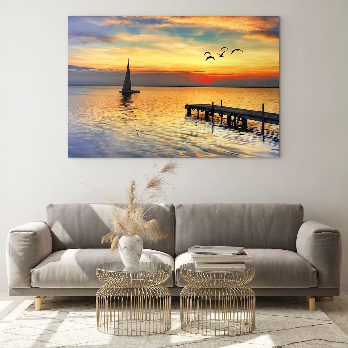 Billede på glas - Sejlbåd og mole ved solnedgang på en rolig sø - 70x50cm - Returnering om aftenen - Moderne vægdekoration til stue og soveværelse ARTTOR