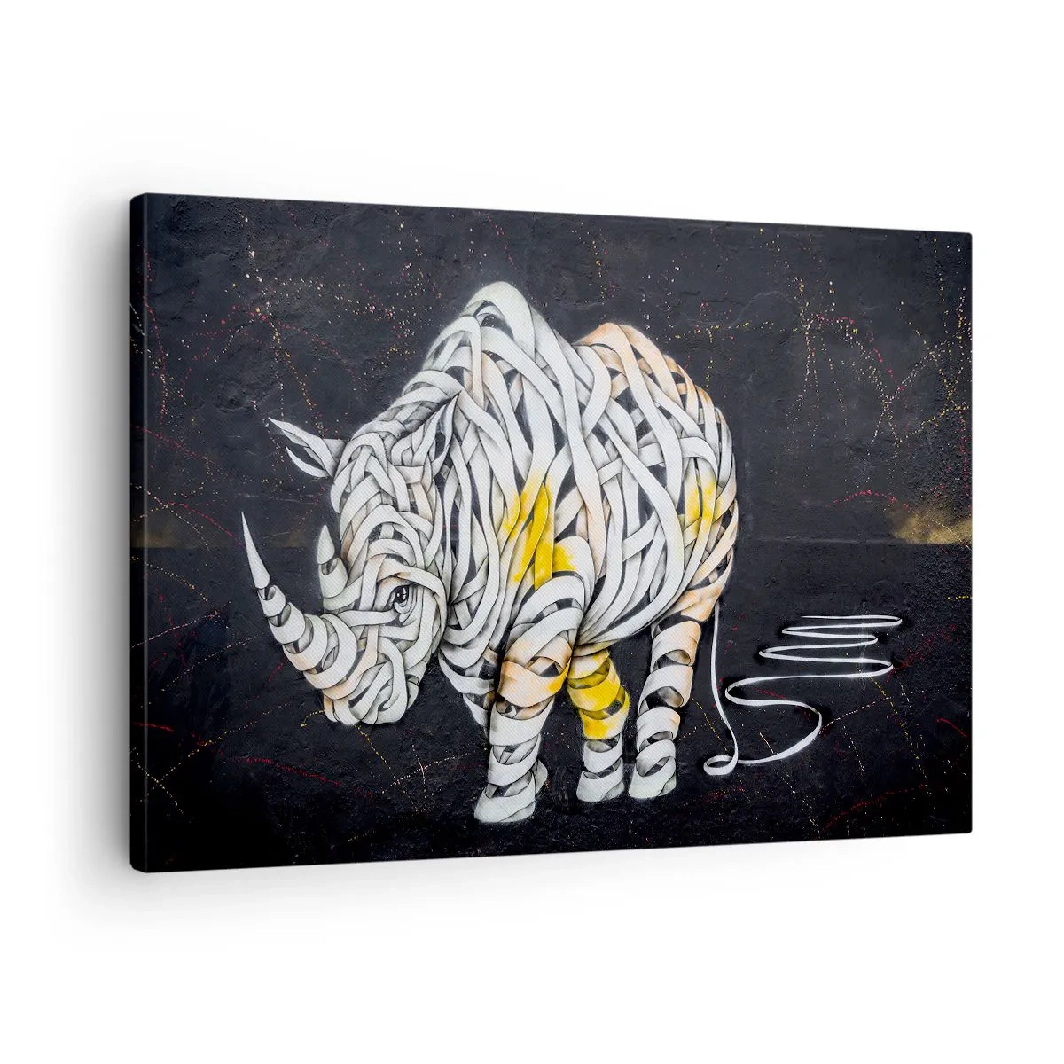 Lærredstryk - Billede på lærred - Et udskåret næsehorn med abstrakte striber på en mørk baggrund. - 70x50cm - Afstumpethed er en myte - Moderne vægdekoration til stue og soveværelse ARTTOR