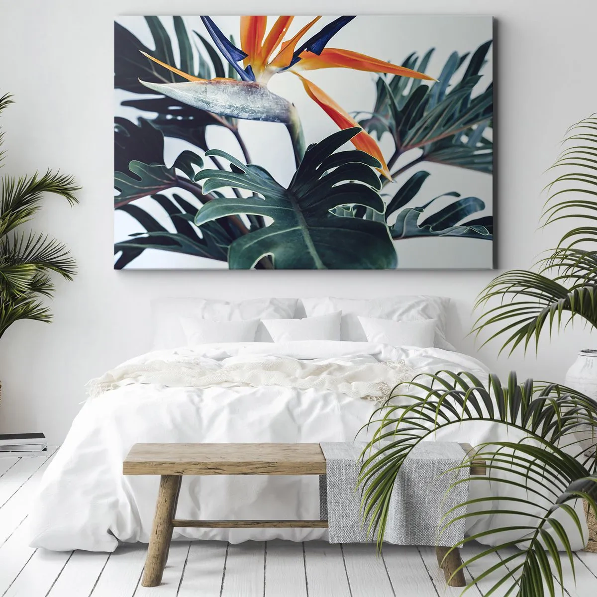 Lærredstryk - Billede på lærred - Strelitzia-blomst omgivet af blade i klart lys - 70x50cm - Fuglebur - Moderne vægdekoration til stue og soveværelse ARTTOR