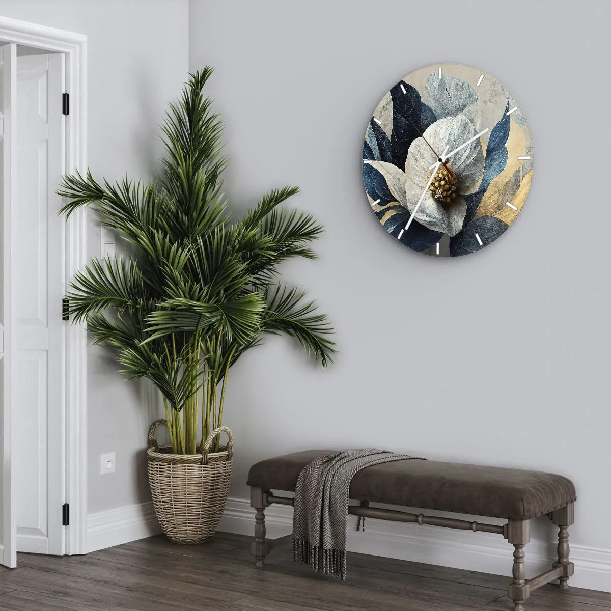 Vægur, Uret - Et hvidt blomsterarrangement med marineblå blade og en gylden midte - 30x30cm - Har et hjerte af guld - Moderne vægdekoration til stue, køkken og soveværelse ARTTOR