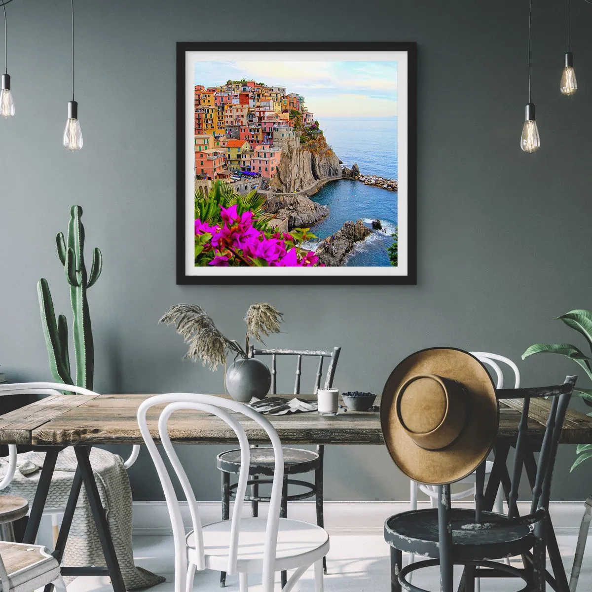Plakat i sort ramme - En grinende by - 30x30 cm