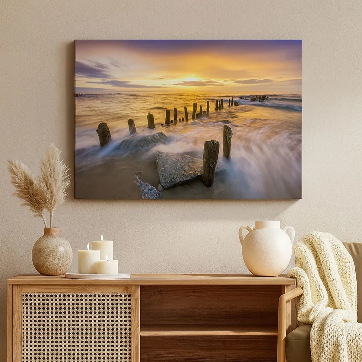 Lærredstryk - Billede på lærred - Solnedgang over havet med resterne af en gammel mole - 70x50cm - Østersøens rå skønhed - Moderne vægdekoration til stue og soveværelse ARTTOR