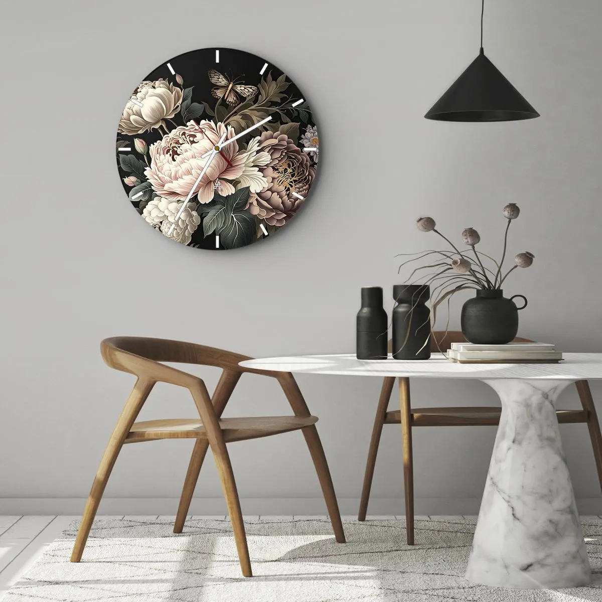 Vægur, Uret - Rosepæoner og en sommerfugl på sort baggrund i klassisk stil - 30x30cm - I barok stil - Moderne vægdekoration til stue, køkken og soveværelse ARTTOR