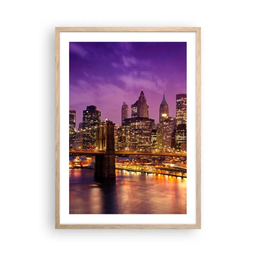 Plakat i ramme af lyst egetræ - Lilla og gylden Manhattan - 50x70 cm