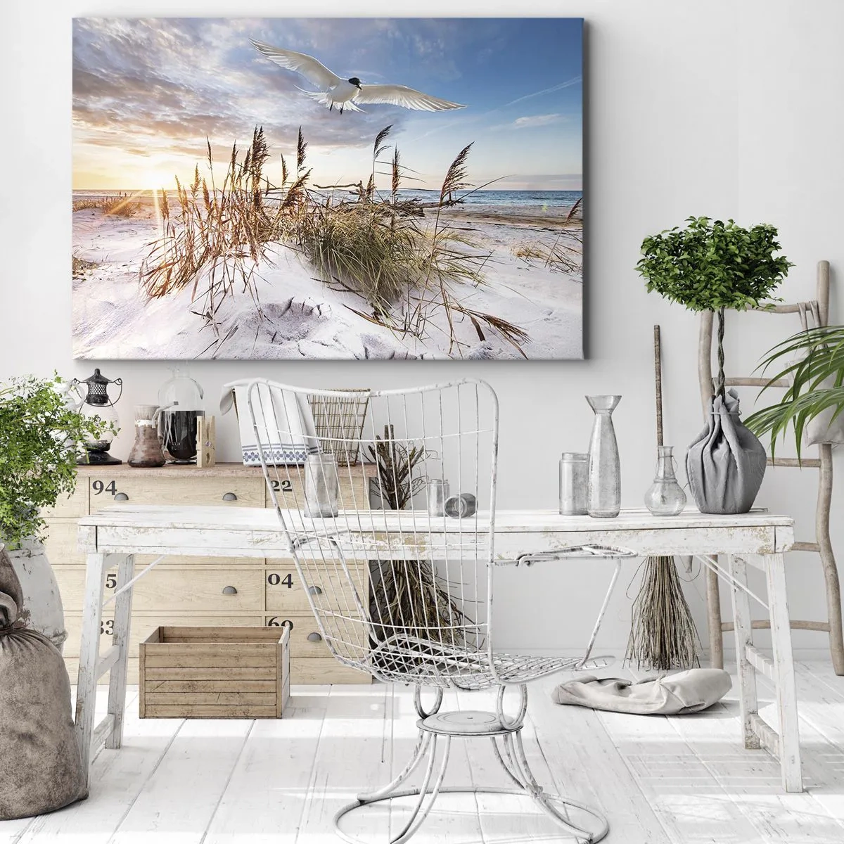 Lærredstryk - Billede på lærred - Strand med flyvende måger ved solnedgang - 70x50cm - Vind fra havet - Moderne vægdekoration til stue og soveværelse ARTTOR
