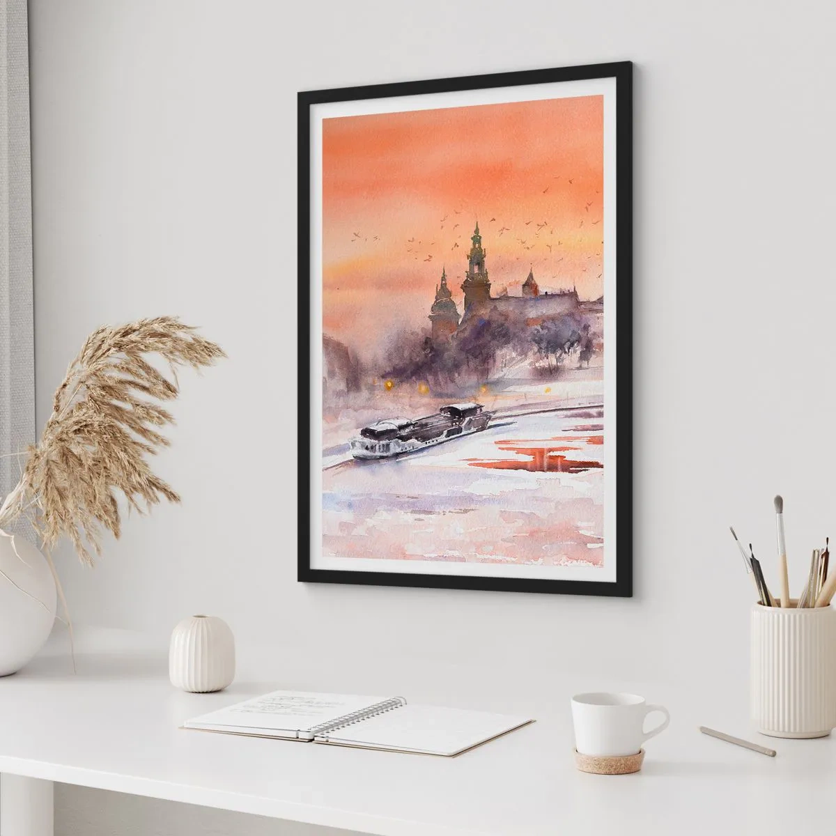 Plakat i sort ramme - Akvarel bybillede ved solnedgang - 50x70cm - Kongelig solnedgang - Moderne vægdekoration til stue og soveværelse ARTTOR