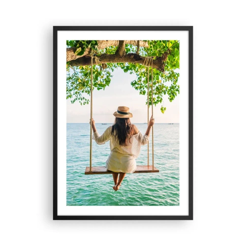 Plakat i sort ramme - Kvinde på en gynge ved havet i tropiske omgivelser - 50x70cm - Livet er smukt - Moderne vægdekoration til stue og soveværelse ARTTOR