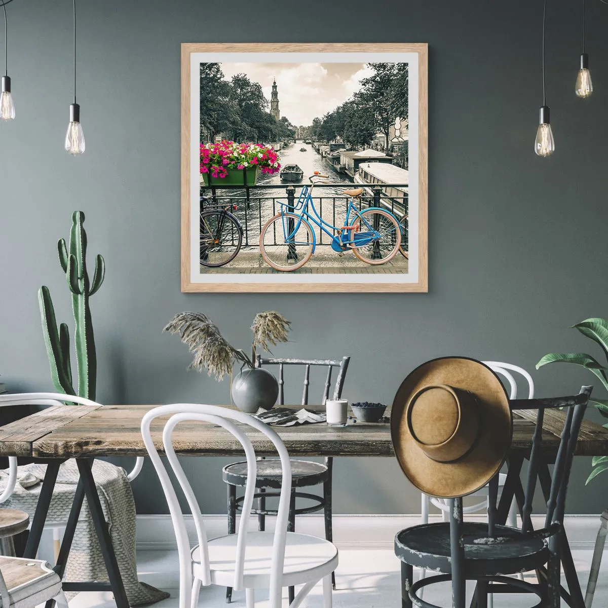 Plakat i ramme af lyst egetræ - Farverne i Amsterdams gader - 60x60 cm