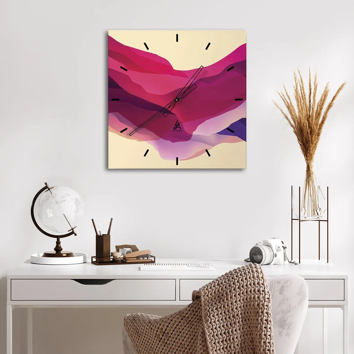 Vægur, Uret - Bølger i lilla - 30x30 cm