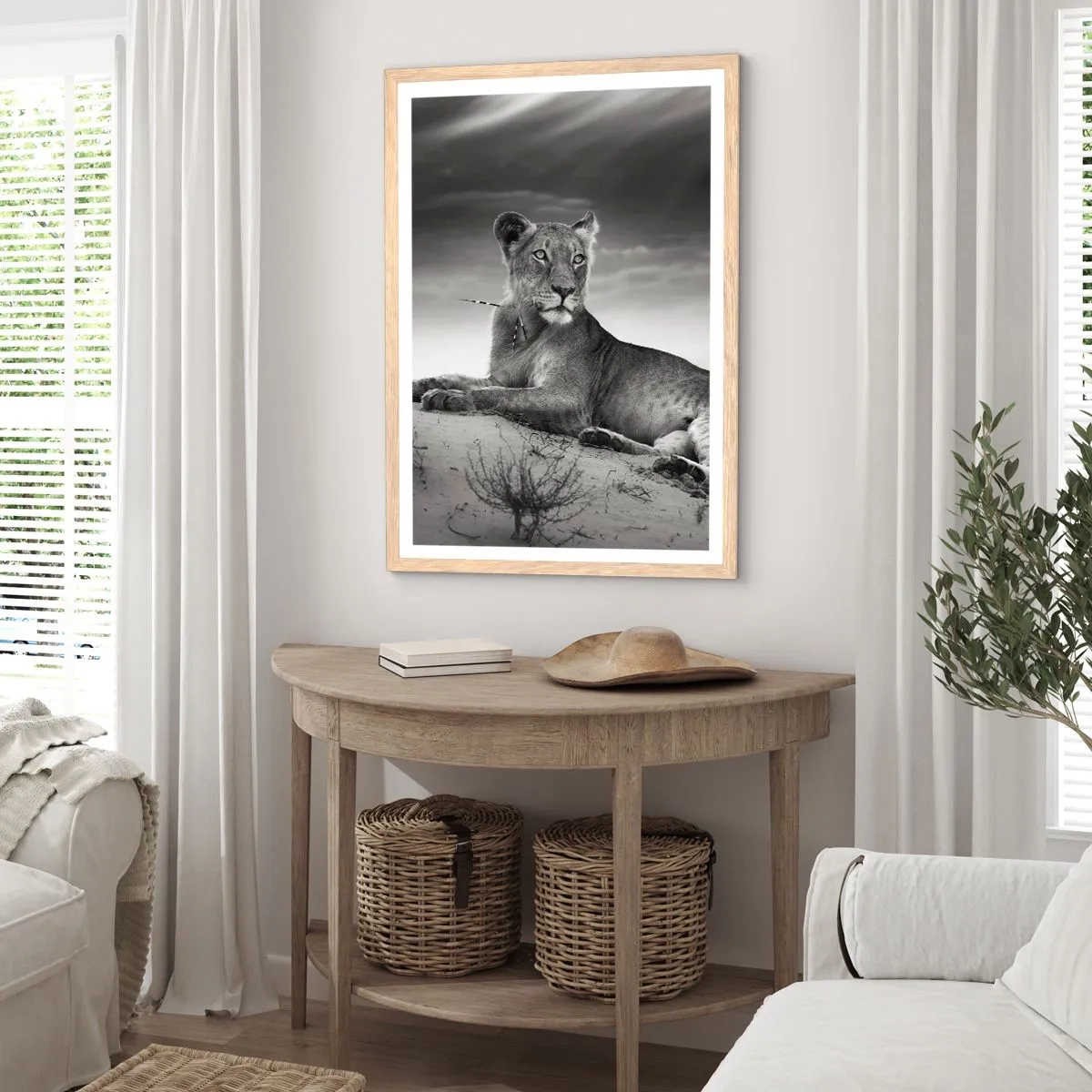 Plakat i ramme af lyst egetræ - Resten af ørkendronningen - 40x50 cm