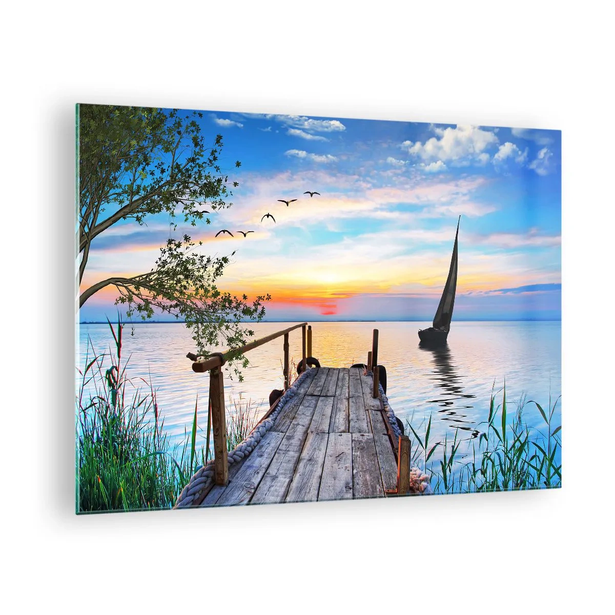 Billede på glas - En mole ved søen ved solnedgang med en sejlbåd i baggrunden - 70x50cm - Godaften - Moderne vægdekoration til stue og soveværelse ARTTOR