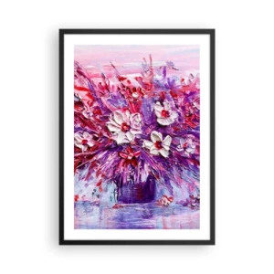 Plakat i sort ramme - En buket blomster i nuancer af lyserød, lilla og hvid - 50x70cm - Uskyld og lidenskab  - Moderne vægdekoration til stue og soveværelse ARTTOR