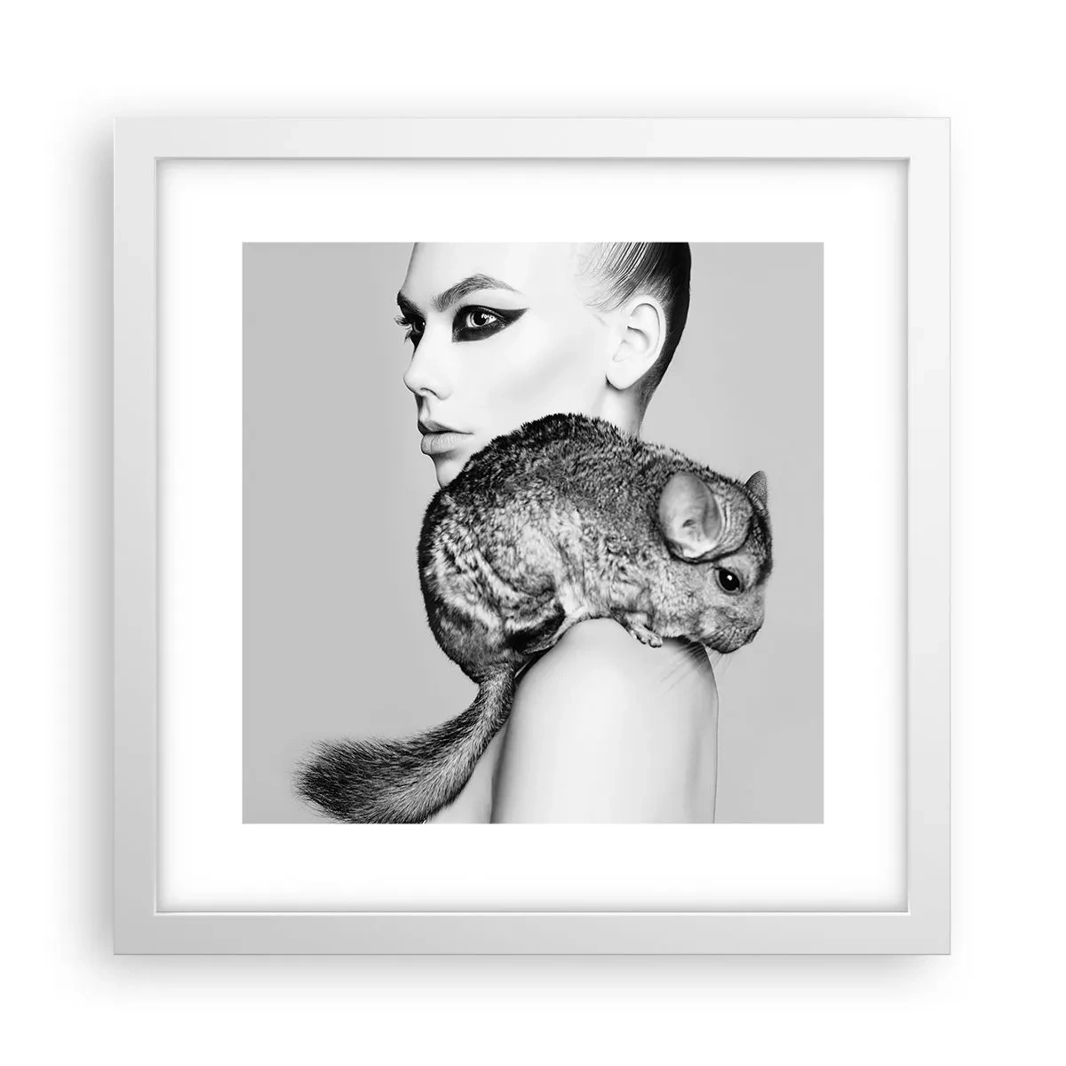 Plakat i hvid ramme - Dame med en chinchilla - 30x30 cm