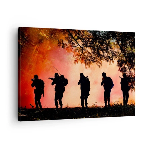 Lærredstryk - Billede på lærred - Silhuetter af soldater i skoven mod den orange himmel - 70x50cm - ...Alle for én. - Moderne vægdekoration til stue og soveværelse ARTTOR