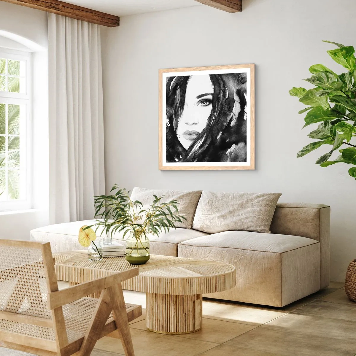 Plakat i ramme af lyst egetræ - Portræt af en dame i sort og hvidt - 60x60 cm