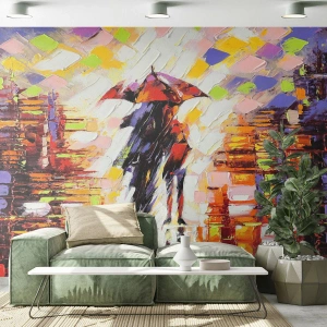 Fototapet Standard Eco - Et par under en rød paraply i et malerisk indtryk af byen - 100x70cm - Sammen gennem natten og regnen - Moderne vægdekoration til stue og soveværelse ARTTOR