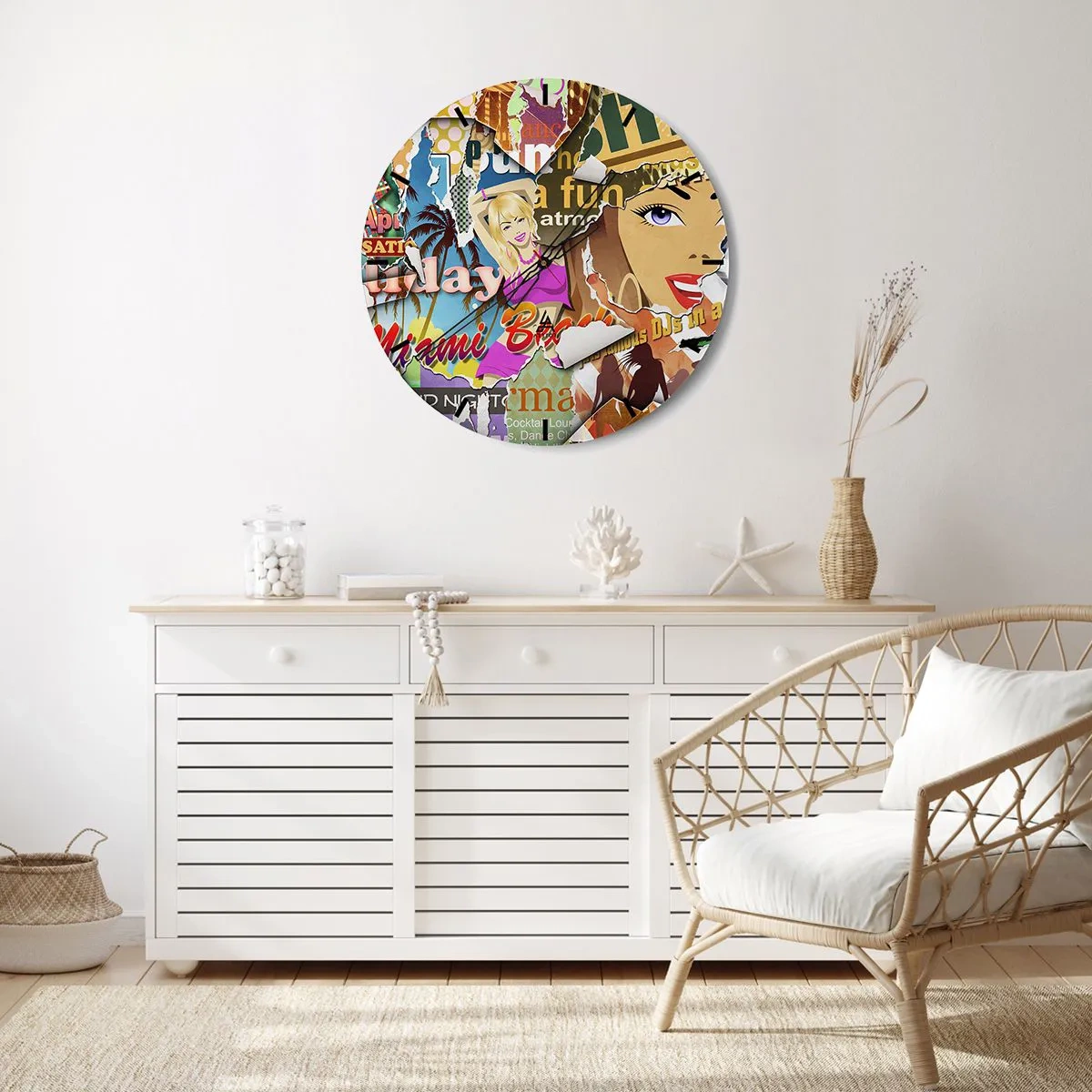 Vægur, Uret - En farverig komposition af plakater i retrostil - 30x30cm - Tilbageblikke på ferien - Moderne vægdekoration til stue, køkken og soveværelse ARTTOR