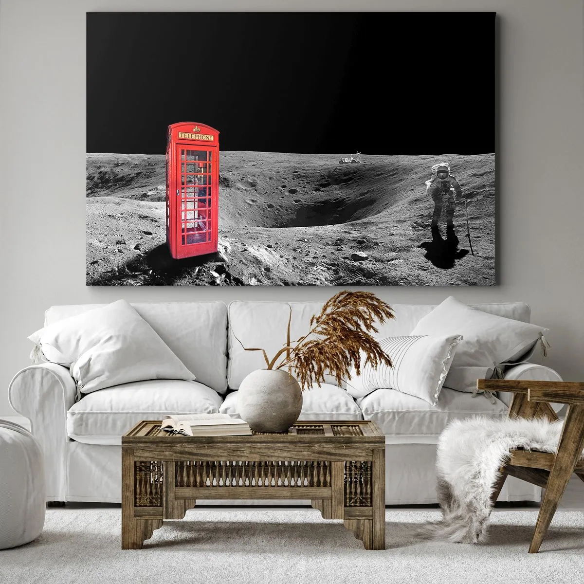 Lærredstryk - Billede på lærred - Rød telefonboks på månen - 70x50cm - Kosmisk vittighed - Moderne vægdekoration til stue og soveværelse ARTTOR