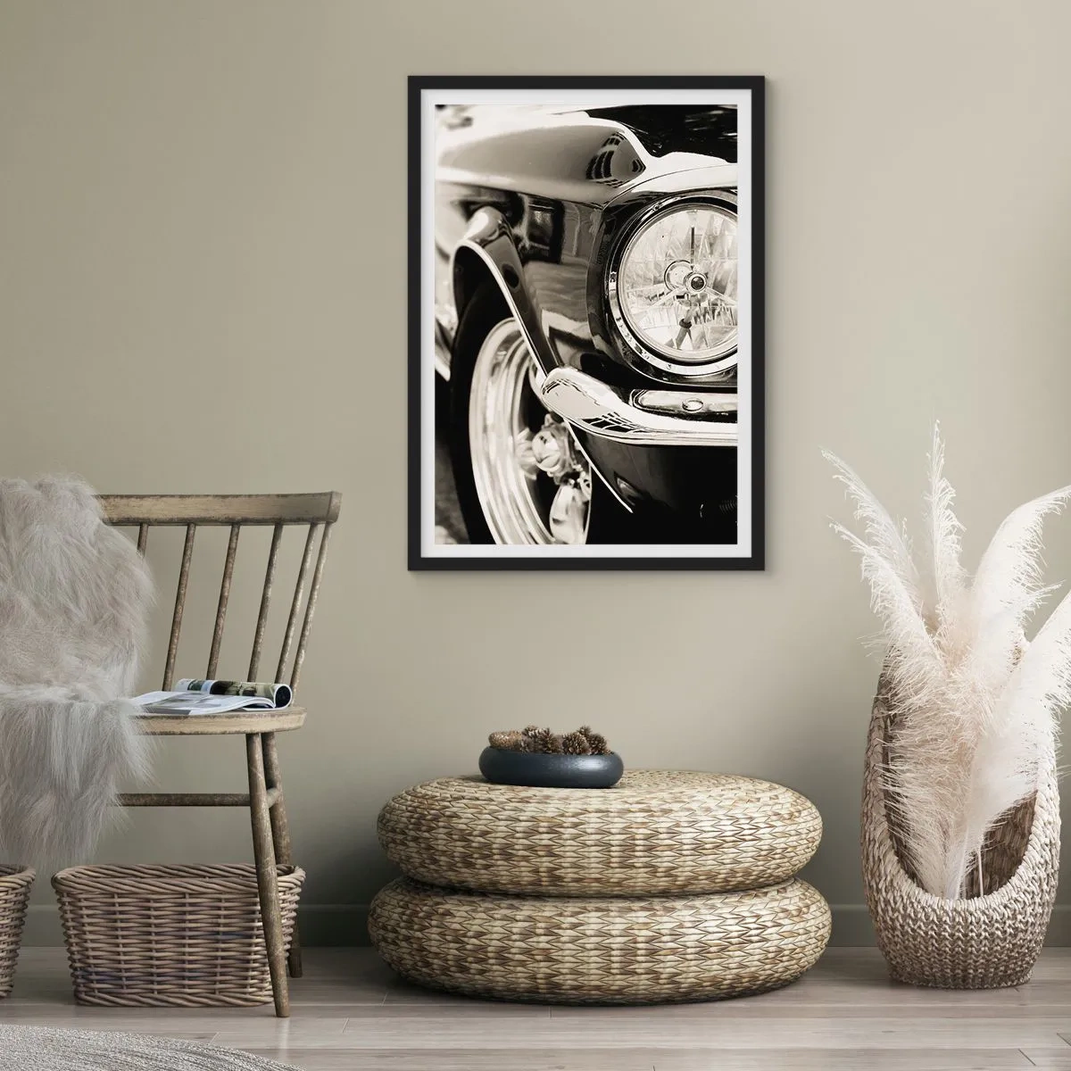 Plakat i sort ramme - Et sort-hvidt nærbillede af forlygten på en klassisk bil. - 50x70cm - Vedvarende glans - Moderne vægdekoration til stue og soveværelse ARTTOR