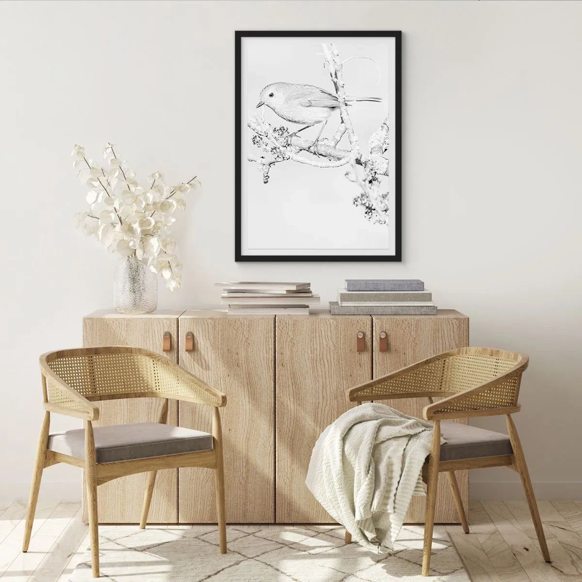 Plakat i sort ramme - Sort-hvid tegning af en fugl på en gren - 50x70cm - Vintermorgen - Moderne vægdekoration til stue og soveværelse ARTTOR