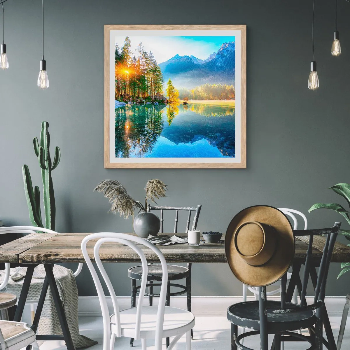 Plakat i ramme af lyst egetræ - Majestæt og sødme - 60x60 cm