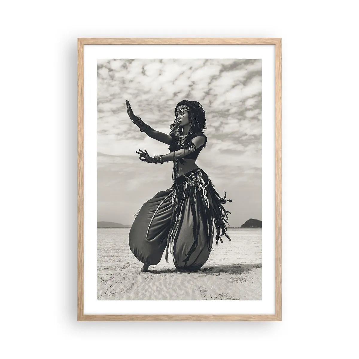 Plakat i ramme af lyst egetræ - Dans på de sydlige øer - 50x70 cm
