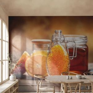 Fototapet Selvklæbende Deluxe Sticker - Solrige smags- og aromastoffer - Gastronomi, orange, Krukke med honning - 100x70 cm