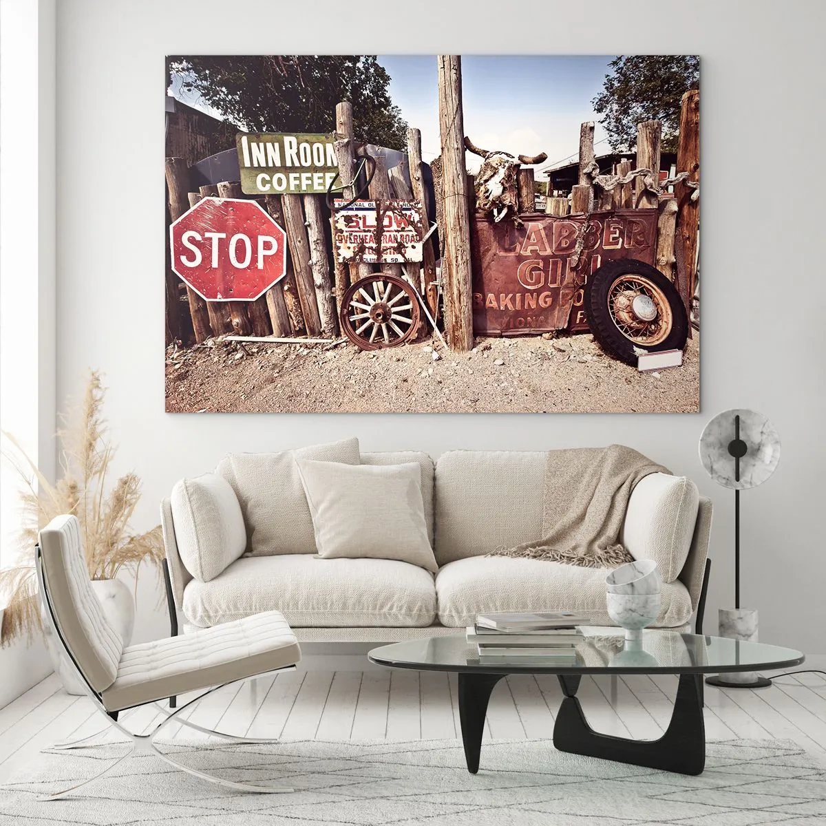 Billede på glas - Træhegn med vintageskilte og hjul - 70x50cm - Og tiden er stoppet - Moderne vægdekoration til stue og soveværelse ARTTOR