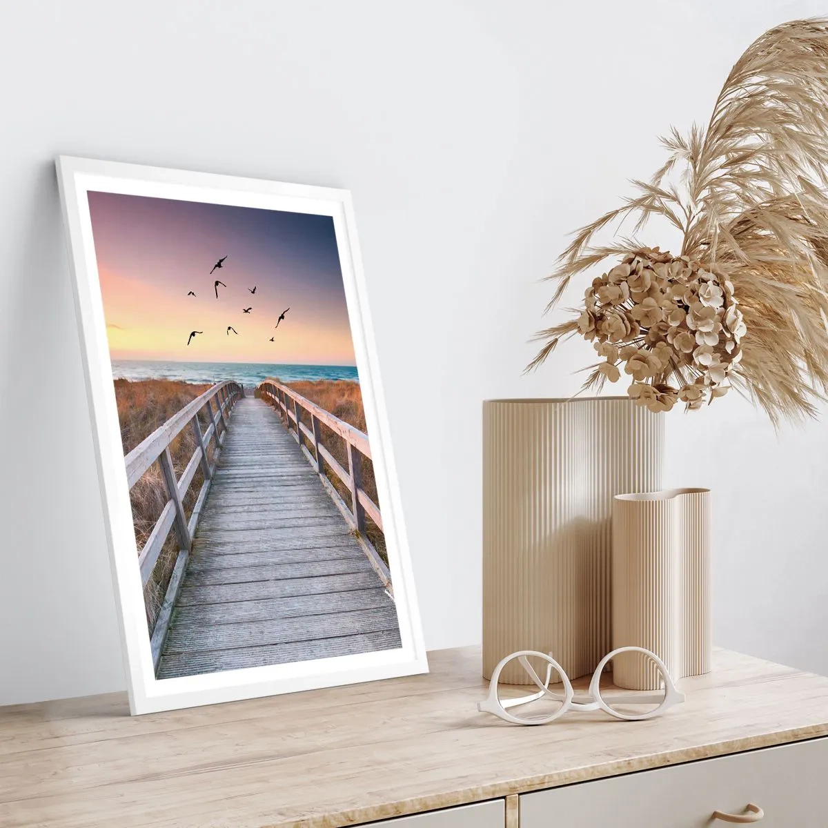 Plakat i hvid ramme - Rummet med højder - 40x50 cm